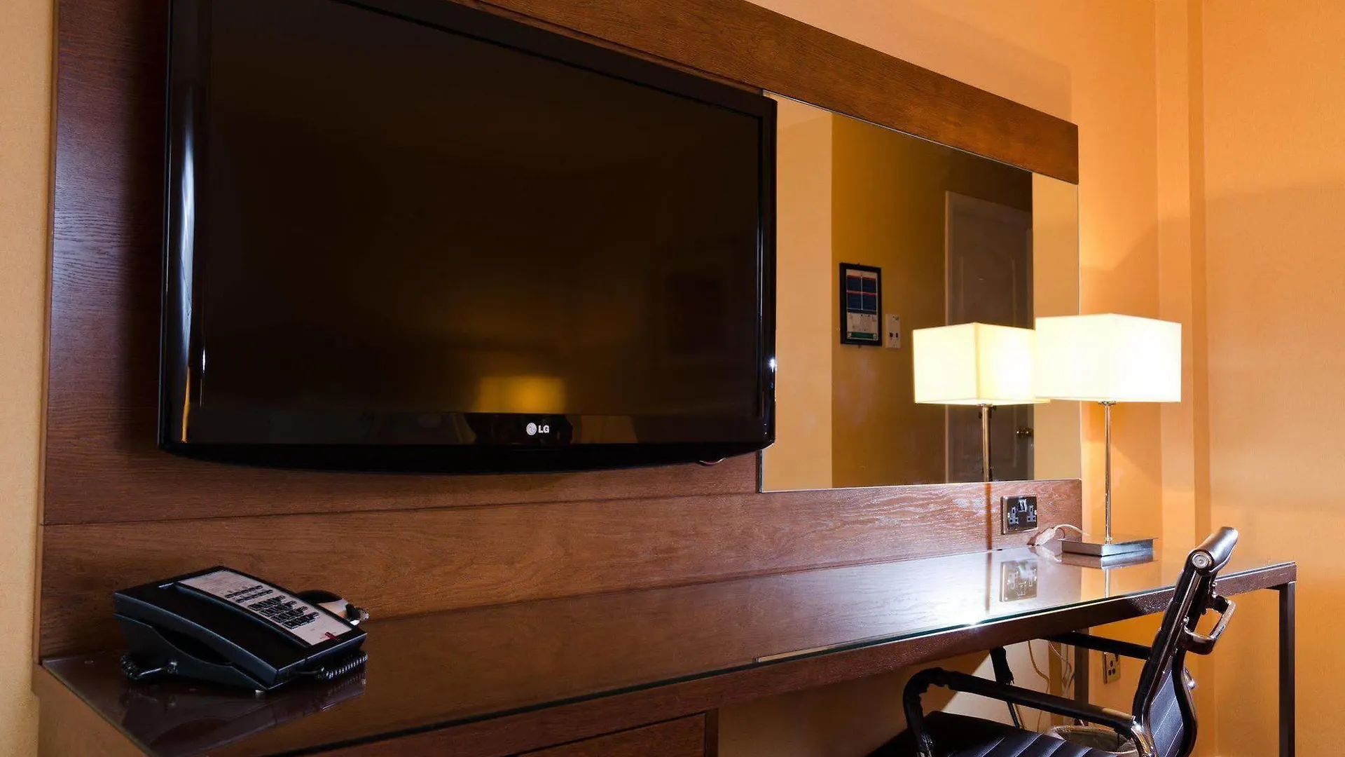 Doubletree By Hilton Aberdeen City Centre 4*,